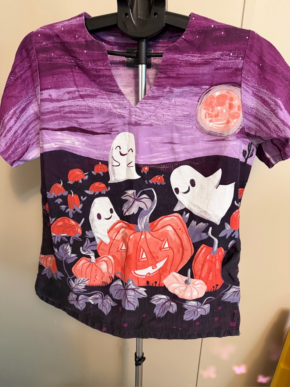 Butter-Soft Originals Halloween Ghosts & Pumpkins Scrub Top - Medium